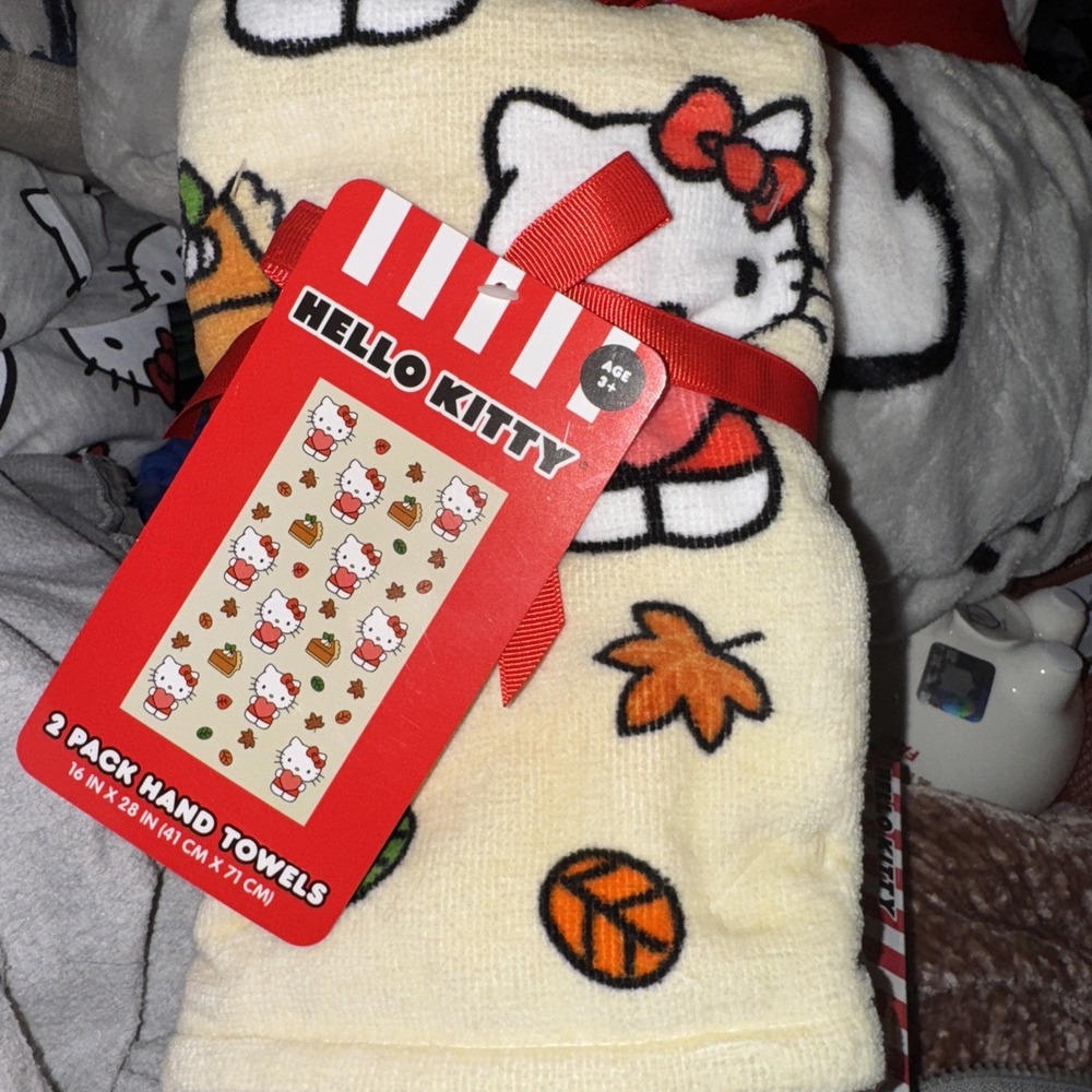 Nwt Sanrio Hello Kitty Hand Towels Set Of 2‎ Falling Leaves Fall Autumn Harvest